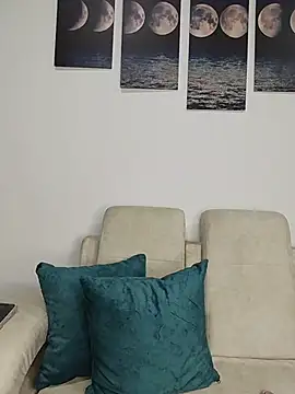 Snapshot of isabellaHill2 chatting on April 2026 04:17:01 AM isabellaHill2 online show from April 2026 04:17:01 AM