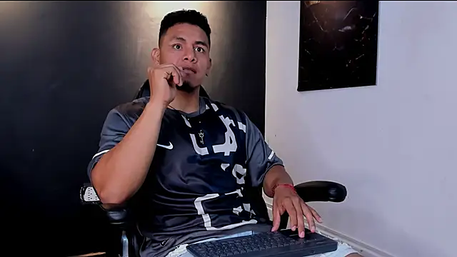 Snapshot of Floyd212_Vibes chatting on March 2026 03:20:01 AM Floyd212 Vibes online show from March 2026 03:20:01 AM