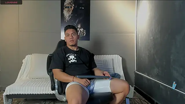 Snapshot of Floyd212_Vibes chatting on April 2026 11:35:02 PM Floyd212 Vibes online show from April 2026 11:35:02 PM