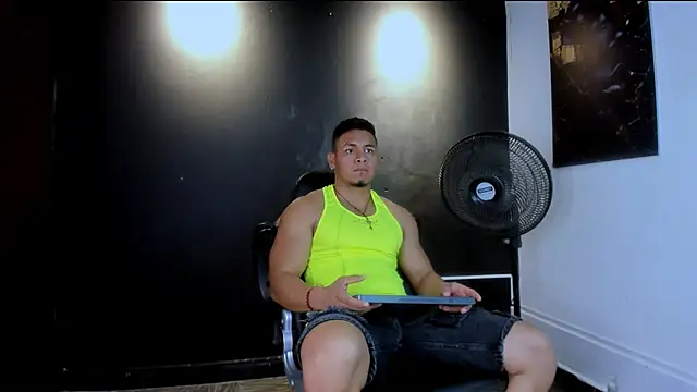 Snapshot of Floyd212_Vibes chatting on April 2026 11:31:01 PM Floyd212 Vibes online show from April 2026 11:31:01 PM