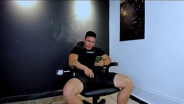 Snapshot of Floyd212_Vibes chatting on April 2026 10:32:02 PM Floyd212 Vibes online show from April 2026 10:32:02 PM