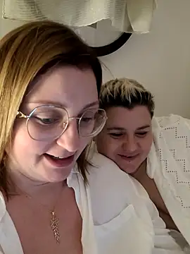 Snapshot of duotroublant chatting on April 2026 09:23:01 PM duotroublant online show from April 2026 09:23:01 PM