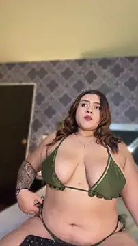 AdelleCruzze online show from April 2026 10:46:02 PM