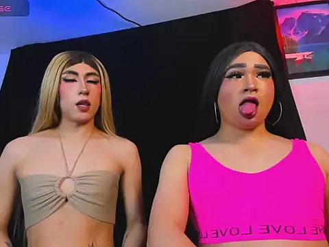 Snapshot of naughty_trans_dolls chatting on June 2026 11:35:01 PM naughty trans dolls online show from June 2026 11:35:01 PM
