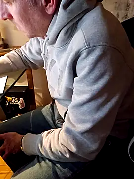 Snapshot of dufatcock chatting on April 2026 07:17:02 AM dufatcock online show from April 2026 07:17:02 AM