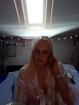 Snapshot of roxy_74 chatting on March 2026 11:06:01 AM roxy 74 online show from March 2026 11:06:01 AM