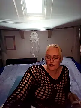 Snapshot of roxy_74 chatting on March 2026 09:31:02 AM roxy 74 online show from March 2026 09:31:02 AM