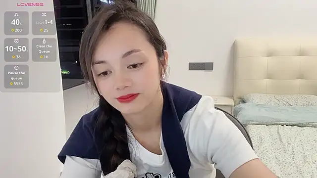 Winnie-g online show from April 2026 12:31:01 PM