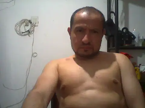 jhdiaz703 online show from April 2026 10:13:02 PM