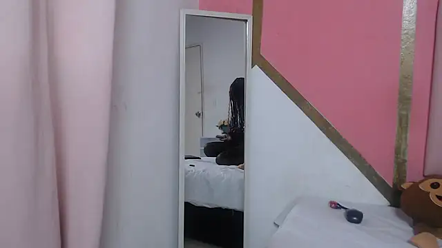 Snapshot of Belinda_lane chatting on April 2026 12:10:01 PM Belinda lane online show from April 2026 12:10:01 PM