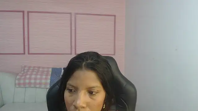 Snapshot of emily_smith_t chatting on March 2026 07:28:01 PM emily smith t online show from March 2026 07:28:01 PM