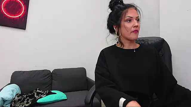 Nicky Diam online show from April 2026 06:27:02 PM