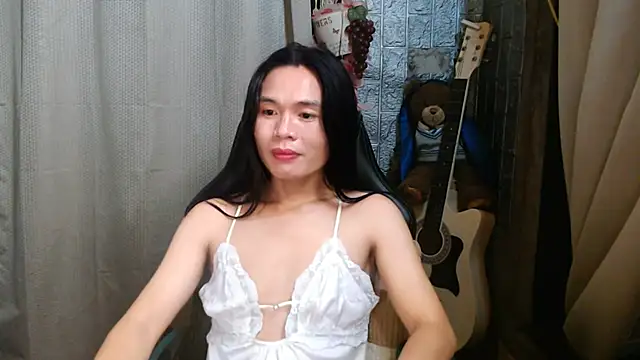 Snapshot of small_13 chatting on May 2026 03:28:01 PM small 13 online show from May 2026 03:28:01 PM
