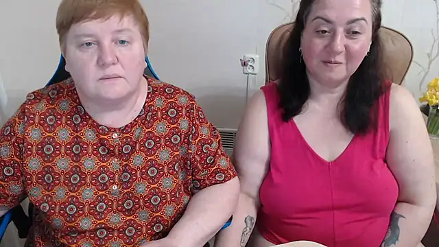 Snapshot of Lindy-Jeanie chatting on April 2026 06:42:01 PM Lindy-Jeanie online show from April 2026 06:42:01 PM