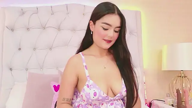 JessiRusel online show from April 2026 06:15:01 PM