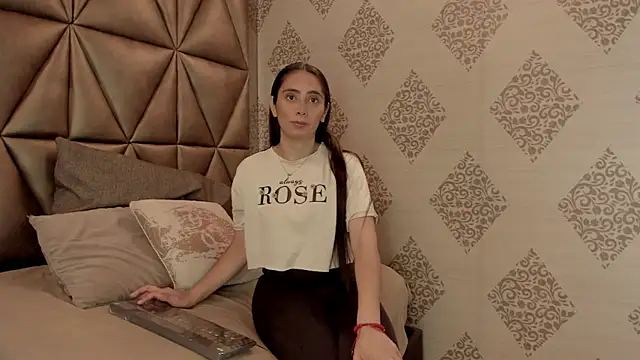 Snapshot of Escarleth_Fox chatting on April 2026 12:10:01 PM Escarleth Fox online show from April 2026 12:10:01 PM