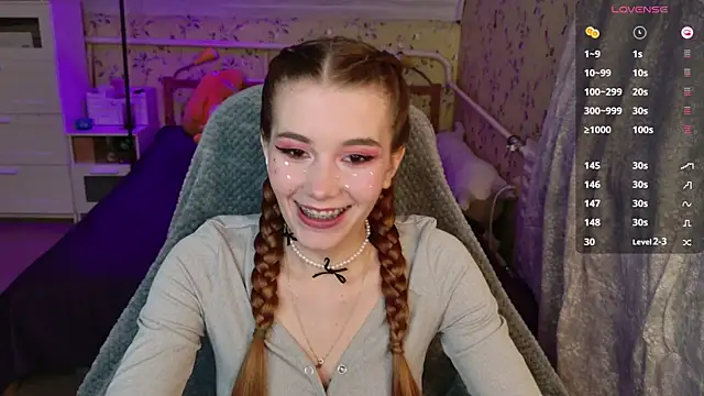 Snapshot of Lunavira chatting on March 2026 07:02:02 PM Lunavira online show from March 2026 07:02:02 PM