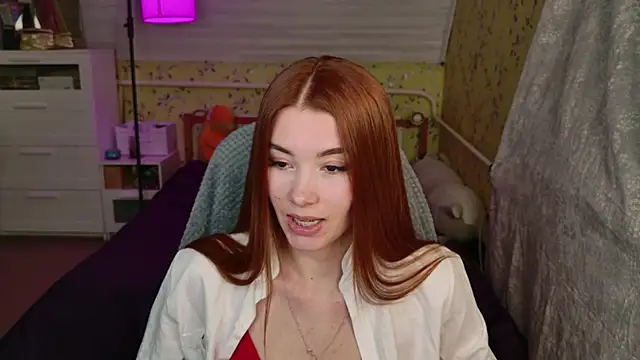 Snapshot of Lunavira chatting on April 2026 09:43:01 PM Lunavira online show from April 2026 09:43:01 PM