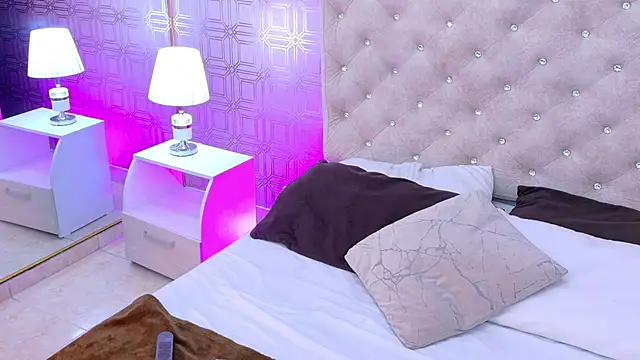 Snapshot of Zoey_Fire chatting on April 2026 07:30:01 PM Zoey Fire online show from April 2026 07:30:01 PM