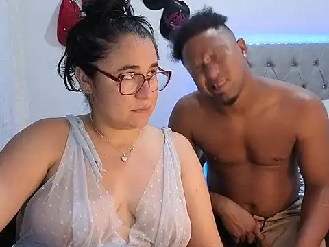 Snapshot of estrellajunior chatting on April 2026 12:05:01 AM estrellajunior online show from April 2026 12:05:01 AM