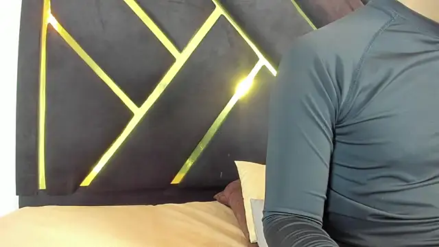 Snapshot of ALEX_SCOT chatting on April 2026 06:15:01 PM ALEX SCOT online show from April 2026 06:15:01 PM