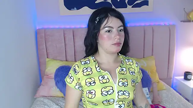 Snapshot of Zafiro_Brm chatting on April 2026 04:35:01 AM Zafiro Brm online show from April 2026 04:35:01 AM