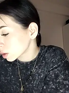 DeeaFoxy online show from April 2026 05:54:01 PM