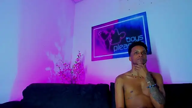 Snapshot of Boys_xxx_ chatting on March 2026 05:13:02 AM Boys xxx online show from March 2026 05:13:02 AM