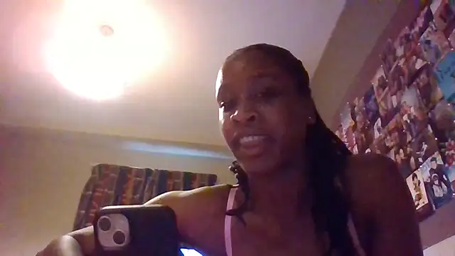 Halligirl online show from May 2026 04:56:01 PM