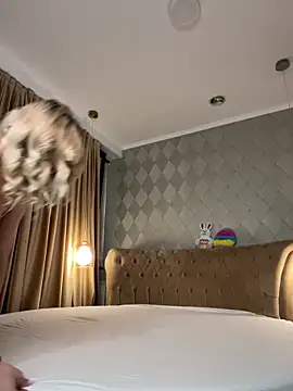 Snapshot of KimmBliss chatting on April 2026 07:03:02 PM KimmBliss online show from April 2026 07:03:02 PM