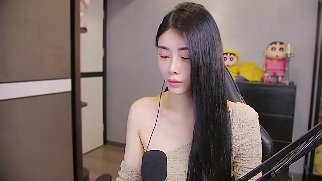 Snapshot of XiaoYuBao- chatting on April 2026 02:11:01 PM XiaoYuBao- online show from April 2026 02:11:01 PM