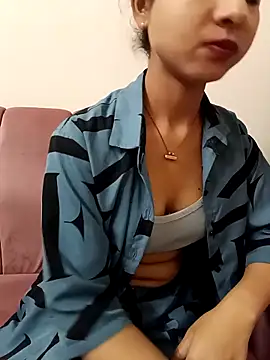 Snapshot of ritika_gupta02 chatting on April 2026 03:50:02 PM ritika gupta02 online show from April 2026 03:50:02 PM