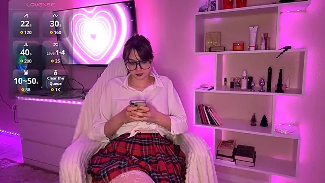 Olivia 132 online show from April 2026 07:40:01 PM