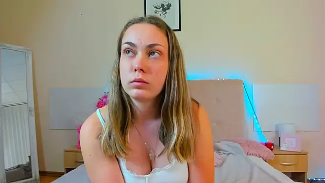 MelanieCuty online show from July 2026 10:21:02 AM