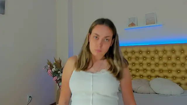 MelanieCuty online show from July 2026 05:35:02 AM