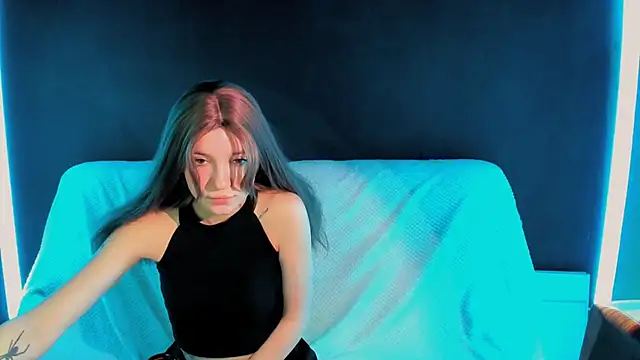 Katarina Sanchez online show from March 2026 03:45:01 PM