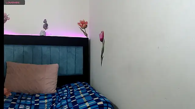 Snapshot of KARLYXS chatting on April 2026 12:31:01 PM KARLYXS online show from April 2026 12:31:01 PM