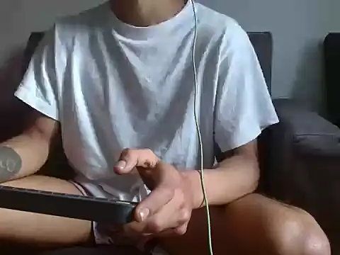 Snapshot of sornero777111 chatting on April 2026 01:04:02 PM sornero777111 online show from April 2026 01:04:02 PM