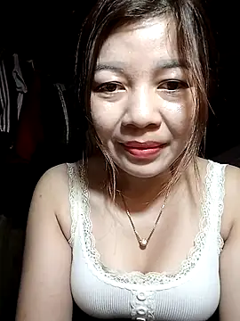 Yiyi102300 online show from April 2026 11:58:01 PM