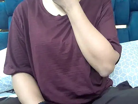 Aradya  online show from April 2026 07:58:02 PM