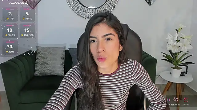 Ninna Asppen  online show from March 2026 05:30:02 AM