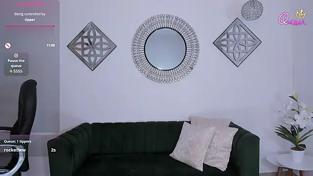 Ninna Asppen  online show from April 2026 05:13:01 AM