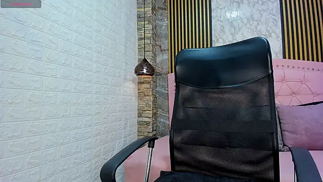 Snapshot of AishaCambell_ chatting on April 2026 09:40:01 AM AishaCambell online show from April 2026 09:40:01 AM