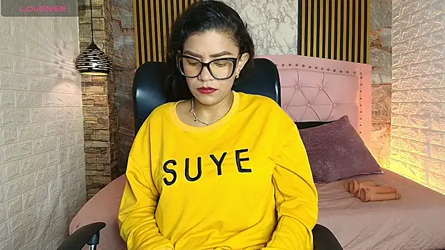 Snapshot of AishaCambell_ chatting on April 2026 10:06:01 AM AishaCambell online show from April 2026 10:06:01 AM