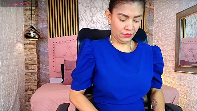 Snapshot of AishaCambell_ chatting on May 2026 11:06:01 AM AishaCambell online show from May 2026 11:06:01 AM