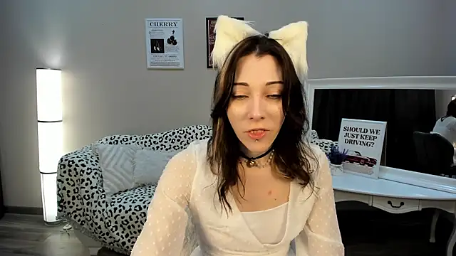 Snapshot of LeilaTaylors chatting on April 2026 06:13:05 AM LeilaTaylors online show from April 2026 06:13:05 AM