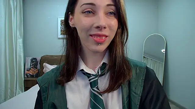 Snapshot of LeilaTaylors chatting on April 2026 06:24:02 PM LeilaTaylors online show from April 2026 06:24:02 PM