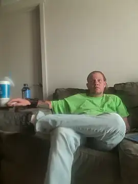 Snapshot of yourMasterisBored chatting on April 2026 01:52:02 PM yourMasterisBored online show from April 2026 01:52:02 PM