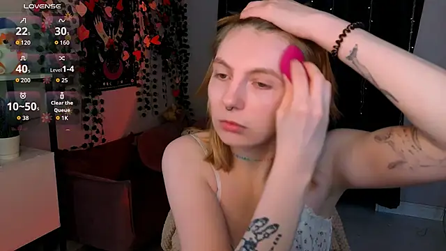 Snapshot of susie_miu chatting on April 2026 09:15:02 PM susie miu online show from April 2026 09:15:02 PM