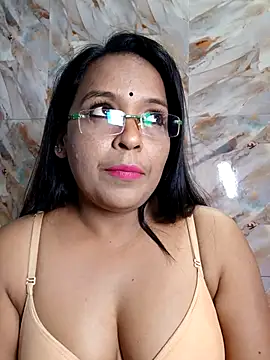 Snapshot of hornyrosy321 chatting on April 2026 09:39:33 PM hornyrosy321 online show from April 2026 09:39:33 PM